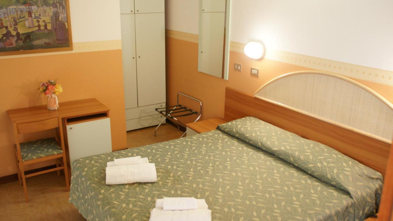 Hotel Verudella Rimini Exterior foto