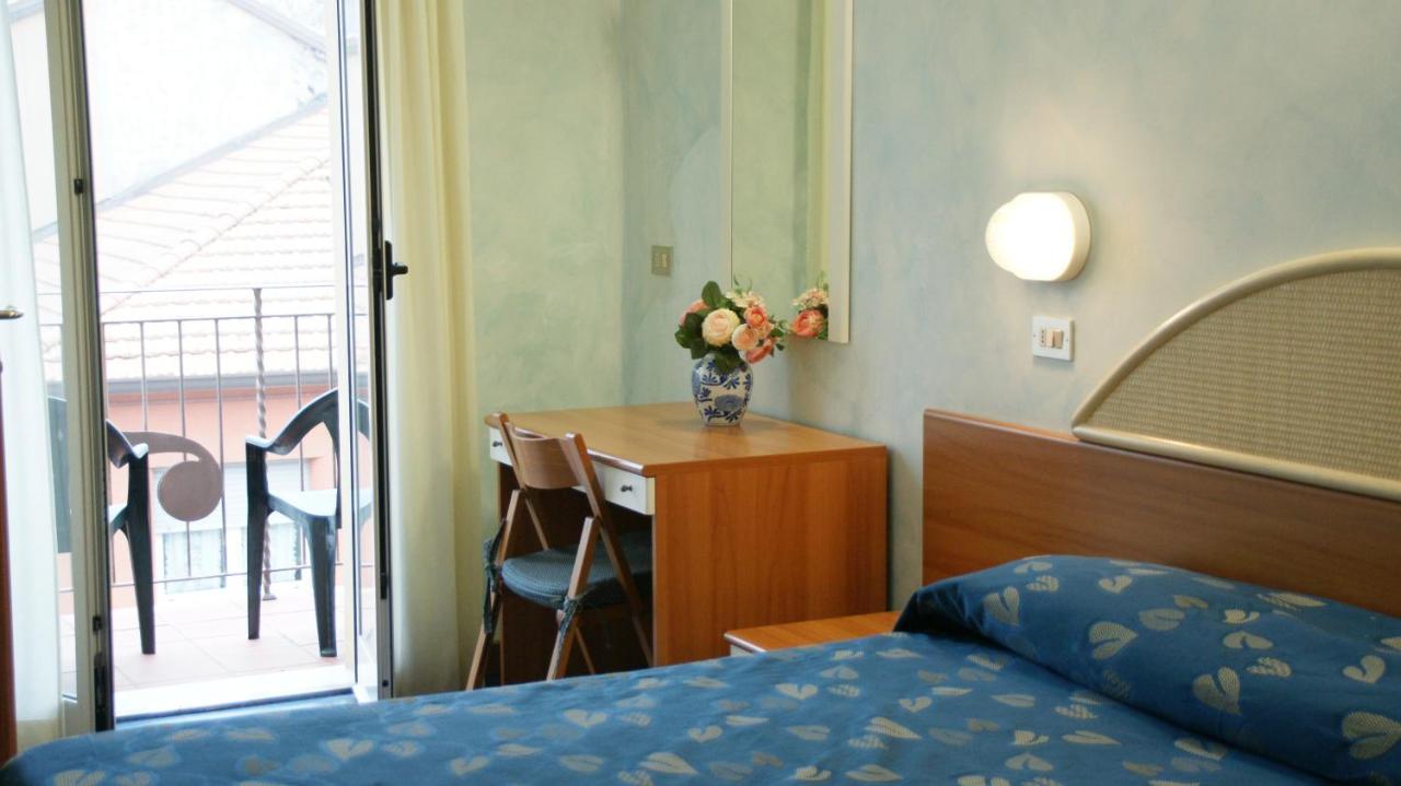 Hotel Verudella Rimini Exterior foto